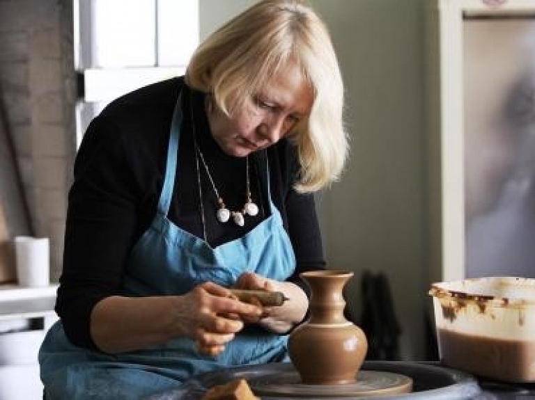 Līvānu keramiķe Somijā popularizēs Latgales keramikas tradīcijas

