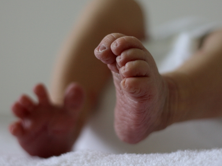 Kocēnu pašvaldībā par 100 eiro palielināsies bērna piedzimšanas pabalsts

