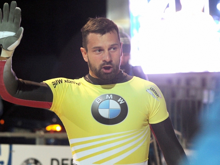 Skeletonisti brāļi Dukuri gūst dubultuzvaru olimpiskajā Vistleras trasē

