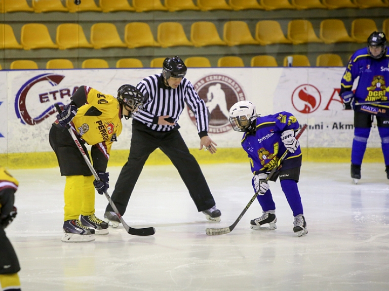 Ar sekmēm gadu sākuši "Ogre Juniors" hokejisti