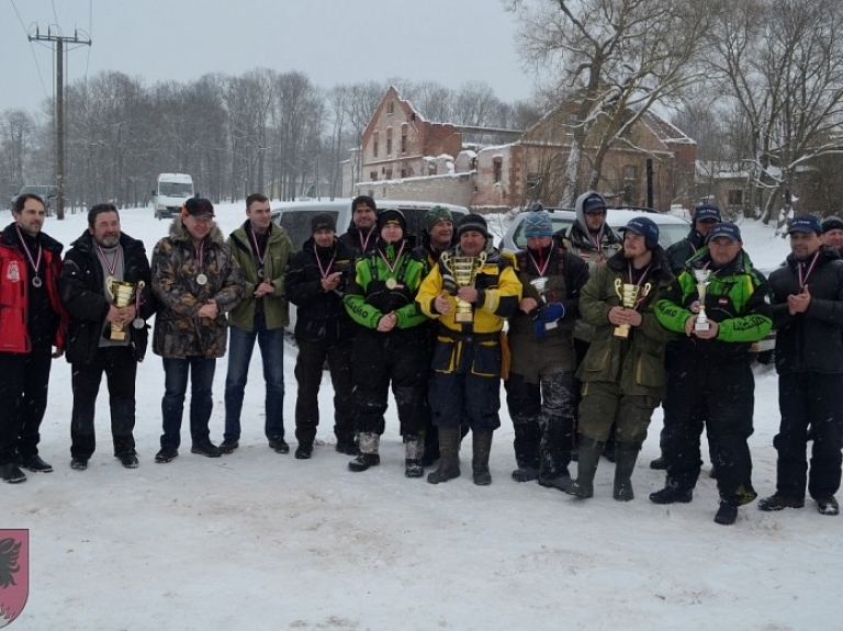 Balvenieši iegūst uzvaru Latvijas čempionāta pirmajā posmā zemledus makšķerēšanā


