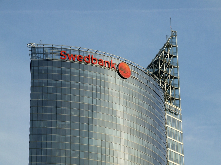 "Swedbank" turpmākajos pāris gados Latvijas ekonomikas izaugsmi prognozē ap 3%, inflāciju - zem 1%