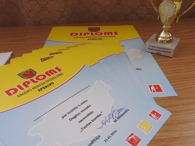 Noslēgušās Dagdas novada skolu sacensības "Tautas bumba"

