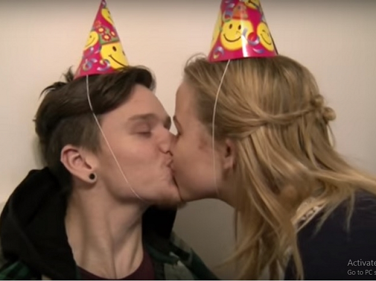 Uzņemta filma par BMX braucēju Gustavu un Aneti

