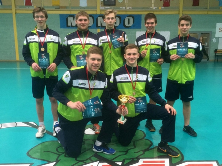 Skolēnu sporta spēļu volejbola turnīrā uzvar Ogres tehnikums 