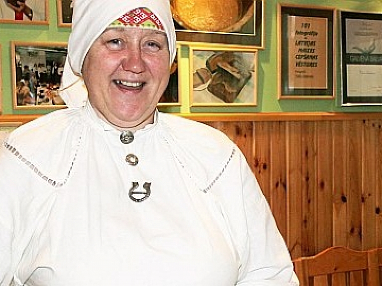Maizes muzeja Vija dodas cīņā par "Īstās latvju saimnieces titulu"

