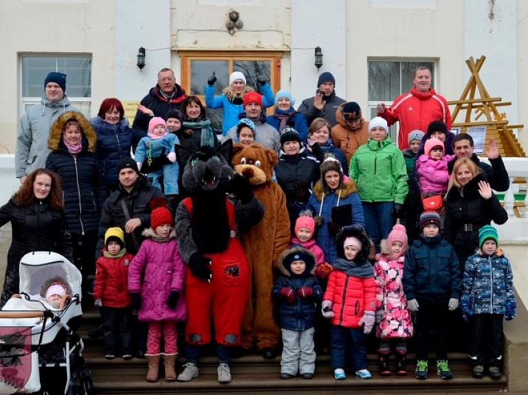 Ieskandina Balvu pilsētas un Balvu muižas svētkus

