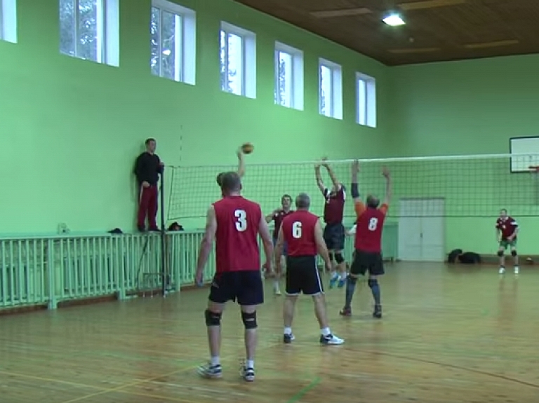 Viesītē aizrit Sēlijas kausa izcīņa volejbolā

