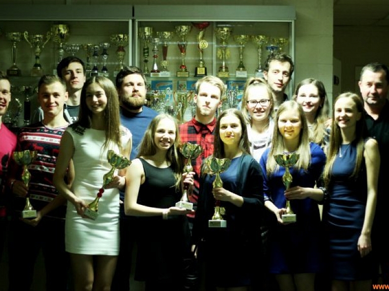 Siguldieši kļūst par Latvijas čempioniem badmintonā

