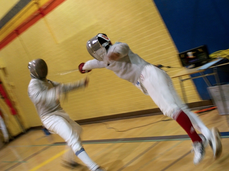 Sāksies Rīgas jaunatnes meistarsacīkstes paukošanā

