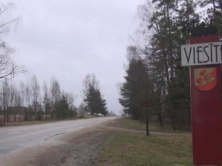 Viesītes novads aicina tūristus atbalstīt mazo bānīti ar kādu
labu darbu

