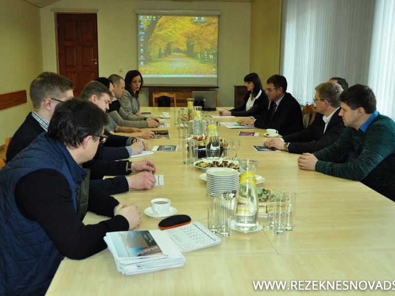 Rēzeknes Uzņēmēju biedrība tiekas ar Rēzeknes novada domes vadību

