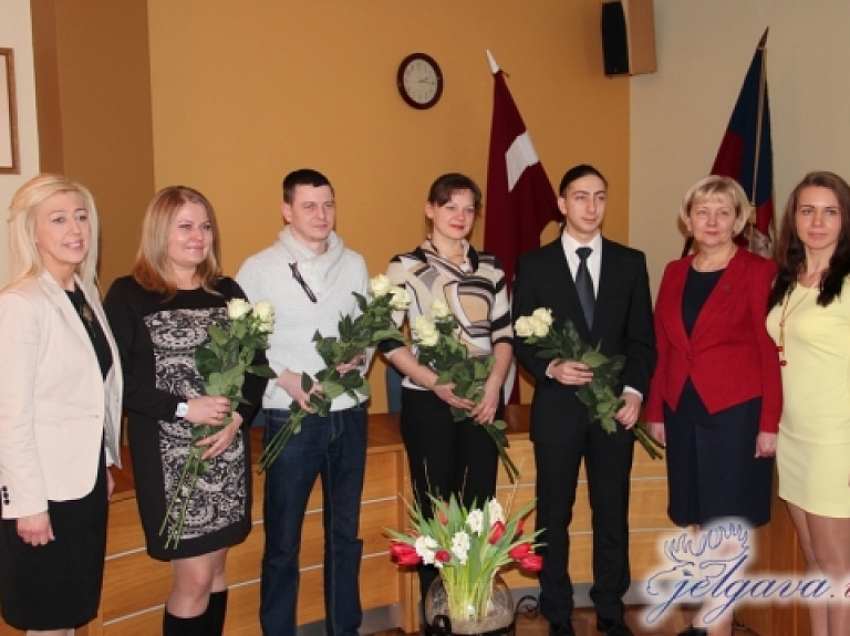 Jelgavā solījumu par uzticību Latvijas Republikai dod četri pretendenti

