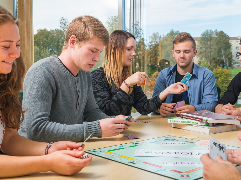 ViA studenti Cēsu Pilsētas vidusskolā organizēs praktiskās nodarbības