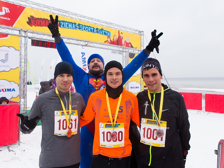 Jūrmalas Ziemas sporta svētkos triumfē Kristaps Bērziņš

