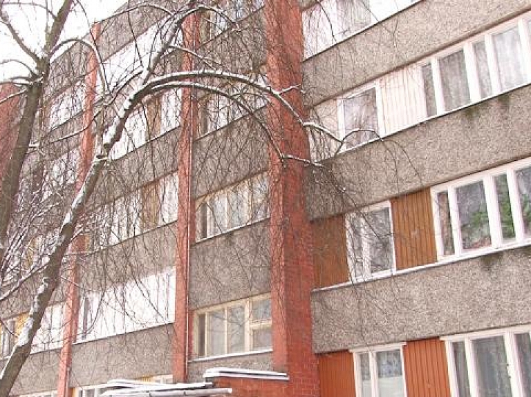 Daugavpilī 53 daudzdzīvokļu māju iedzīvotāji ir nolēmuši izmantot DzKSU kāpņu telpu uzkopšanas pakalpojumus

