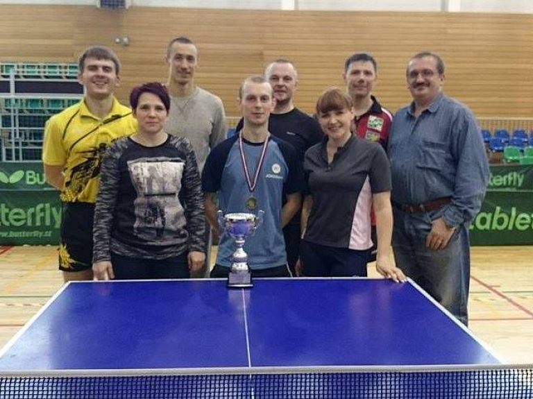 Spraigā cīņā noskaidroti labākie iekšlietu ministrijas galda tenisisti

