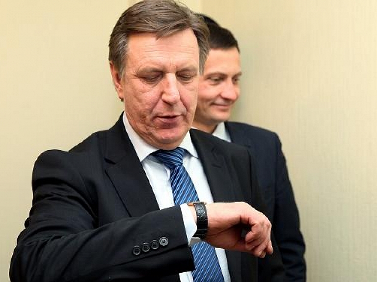 Kučinskis "sapurinājis" ministrus par ES fondu apgūšanu

