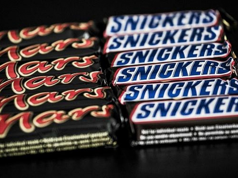 "Mars Latvia": Latvijā produkta atsaukums attiecas tikai uz "Snickers" četrpakas iepakojumu