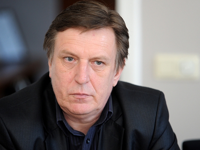 Kučinskis: Valstij zināma kontrole LMT un "Lattelecom" jāsaglabā

