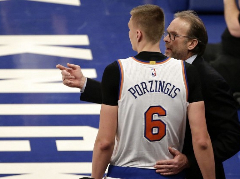 Porziņģis izlaiž otro NBA maču karjerā; "Knicks" izcīna vienu no retajām uzvarām

