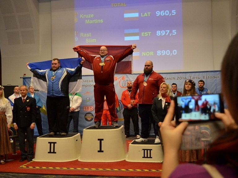 Valmierietis Mārtiņš Krūze kļūst par Eiropas čempionu klasiskajā spēka trīscīņā