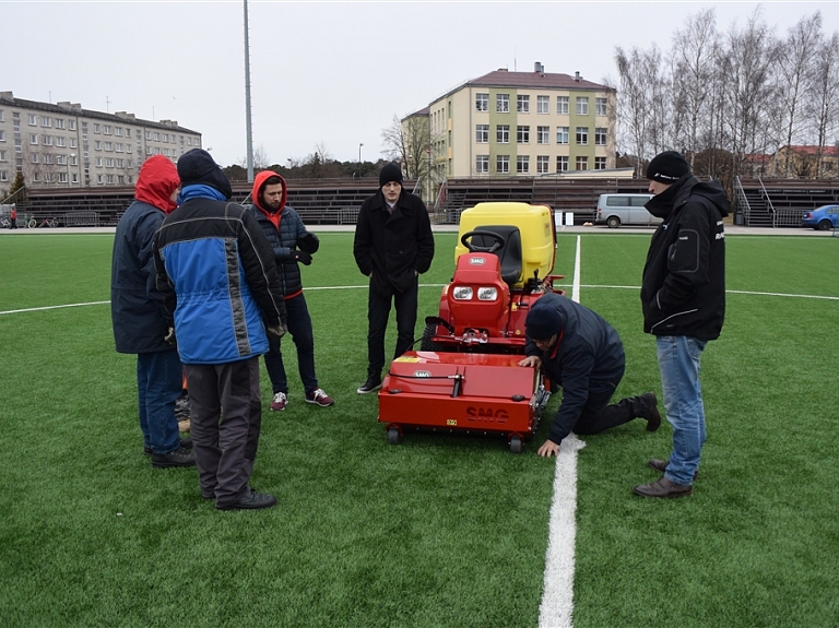 Ventspils futbola laukumus kops ar mūsdienīgu tehniku


