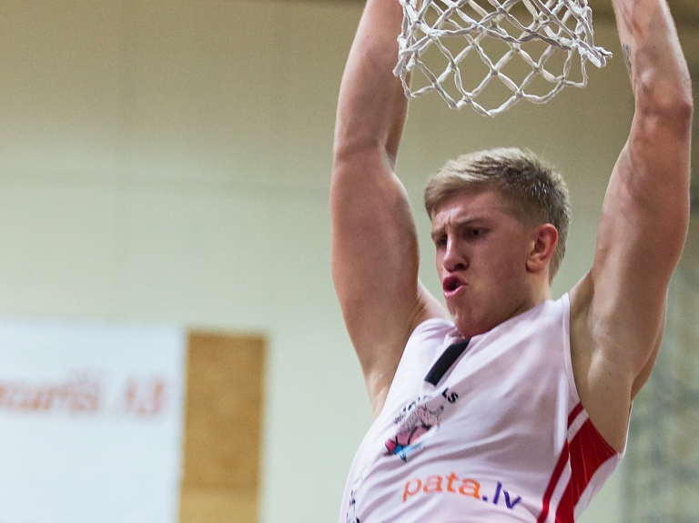 Ar Rutkauska 28 punktiem BK "Jēkabpils" uzvar jelgavniekus

