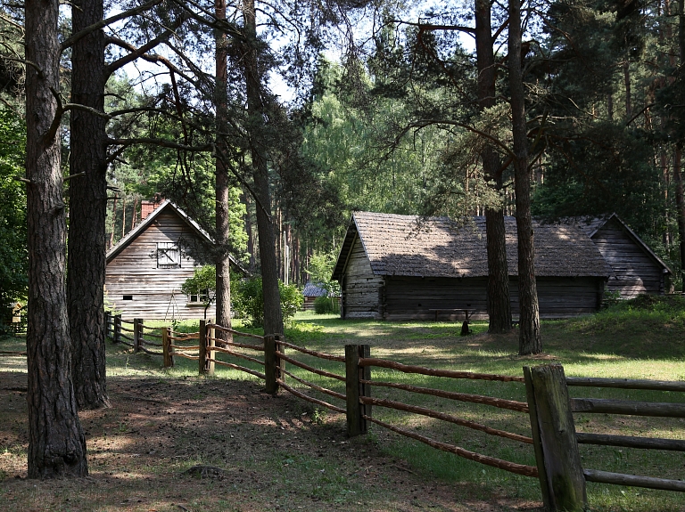 Brīvdabas muzejā restaurēs Ostas noliktavas ēku

