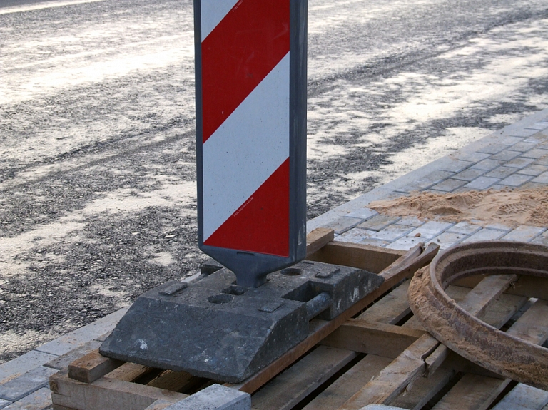 Slēgs satiksmi Jāņogu ielas posmā

