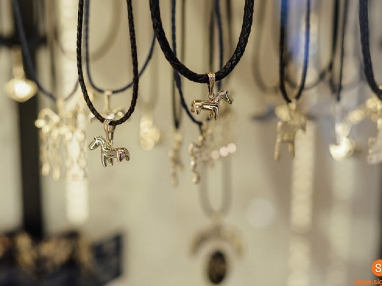 Siguldas pils kompleksā atklātas amatnieku darbnīcas

