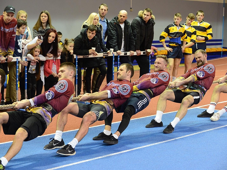 Ventspilī noslēdzies Latvijas čempionāts virves vilkšanā

