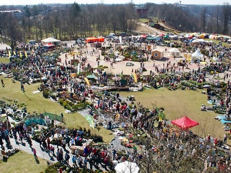Latvijas Stādu parādē iepazīstinās ar plašu puķu, augļu koku un citu stāstu klāstu

