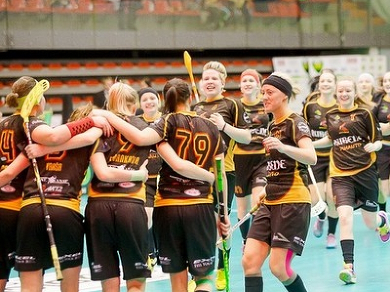 Sieviešu florbola komanda "Rubene" cīnīsies par devīto Latvijas čempiontitulu

