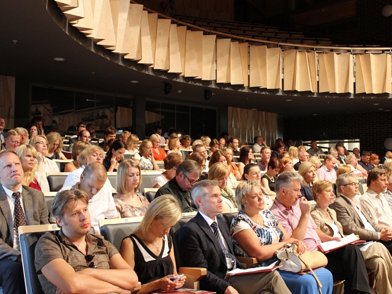 Cēsīs notiks populārzinātniska konference "Klimata pārmaiņas Latvijas ūdeņos: Zinātne - Tehnoloģijas - Risinājumi"

