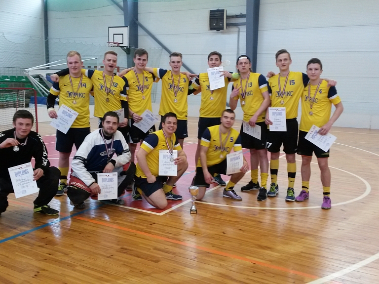 Ventspils Tehnikuma florbola komanda otrā labākā spartakiādē

