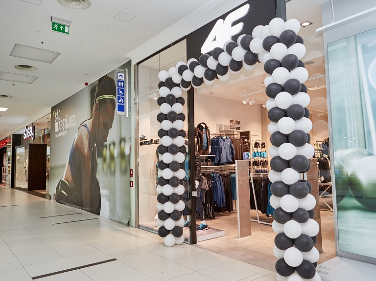 Sporta zīmols "4F" atver pirmo veikalu Latvijā

