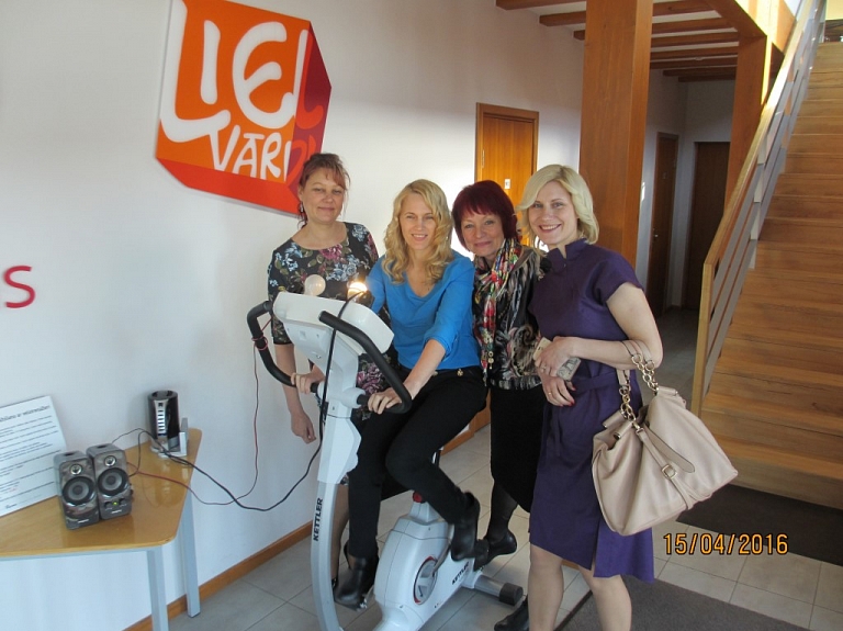 Balvu novada pārstāvji viesojas izziņas un eksperimentu centrā "Lielvārdi"