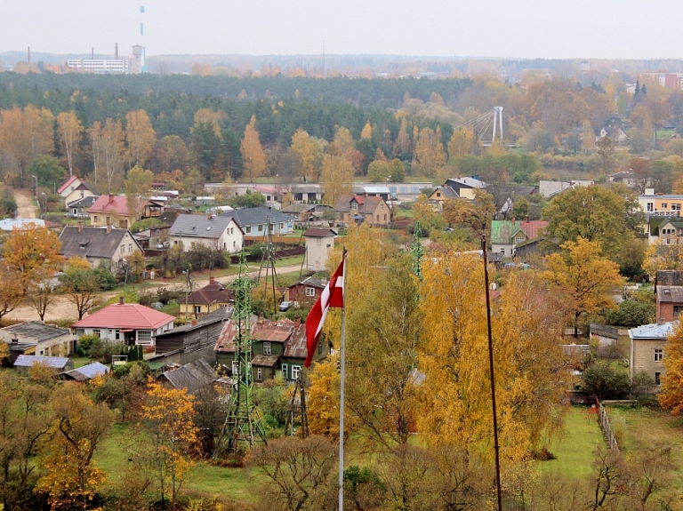 Latvijas Ģeotelpiskās informācijas aģentūra Valmierā veiks lauku darbus

