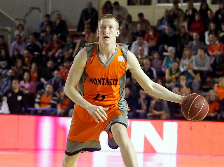 Valmierietis Rolands Šmits pieteiksies NBA draftam

