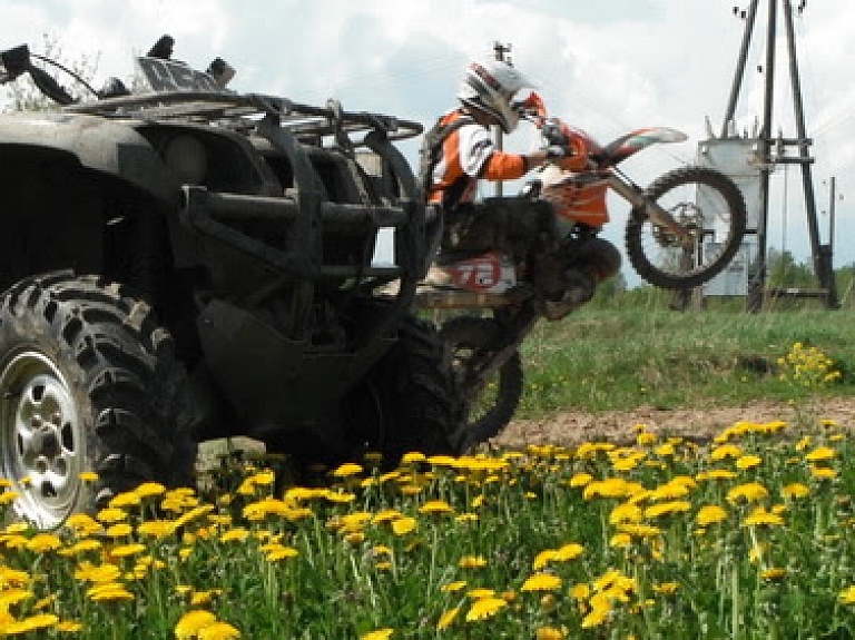 Jaunums Latvijā - Enduro Rallijs Tomē

