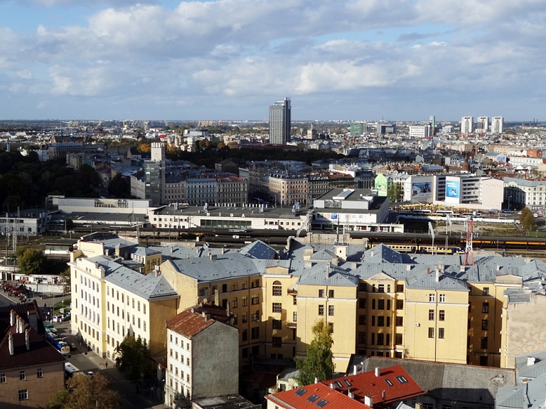 "Rīgas namu pārvaldnieks" apsaimniekoto namu teritoriju kopšanas darbu plānošanā plāno ieguldīt ap 100 000 eiro