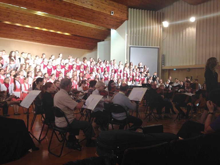 Pļaviņu Mūzikas skolas koris piedalās Koru festivālā