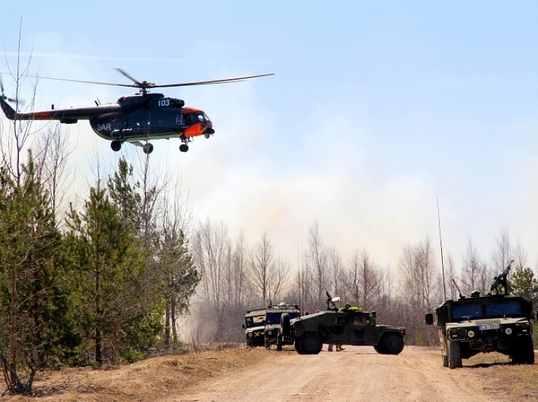 Maijā Carnikavas novadā norisinās militārās mācības

