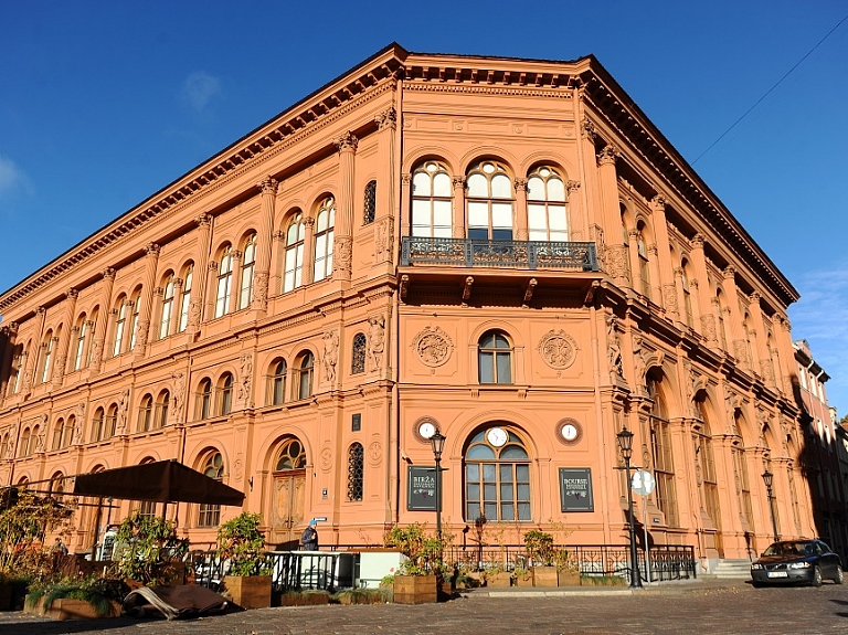 Mākslas muzejā "Rīgas Birža" informēs par festivālu "Artissimo"

