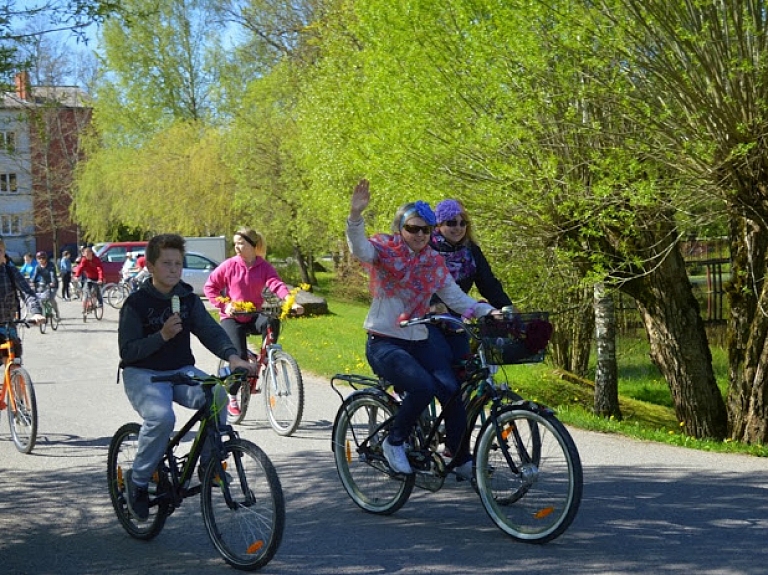 Vasaras tūrisma un velo sezonas atklāšanas pasākumā gaidāmi satiksmes ierobežojumi

