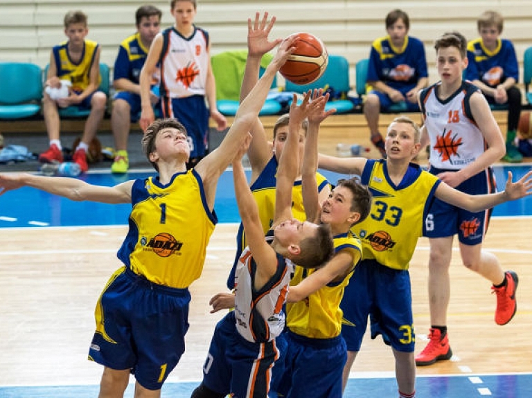 Ādažu jaunajiem basketbolistiem – Latvijas Jaunatnes līgas sudrabs

