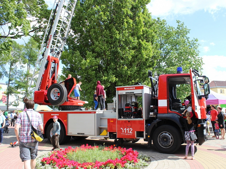 Atvērto durvju diena Valsts ugunsdzēsības un glābšanas dienestā 


