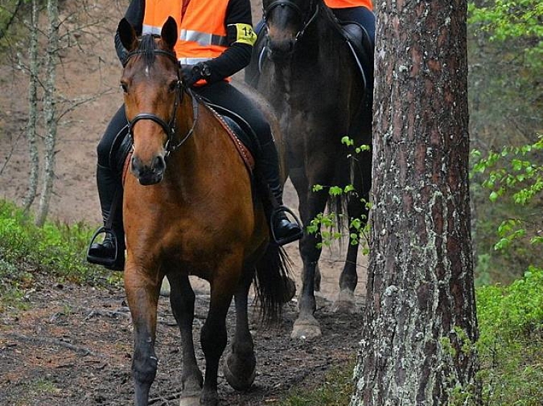 Demoras hobija jātnieki atklāj sezonu Carnikavā

