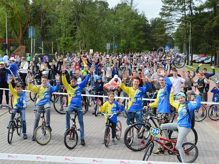 Ventspilī atklāta vasaras tūrisma un velosezona

